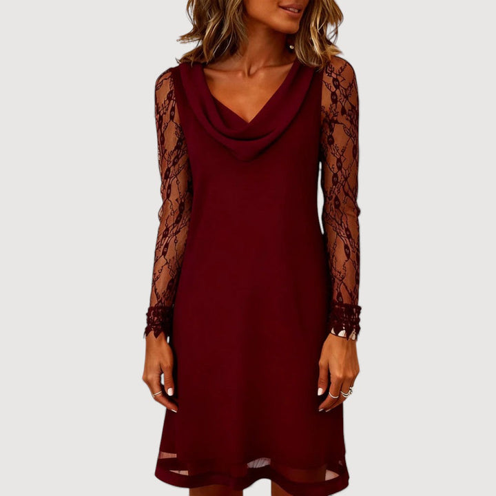 MONIKA – Elegantní krajkové šaty s drapovaným výstřihem