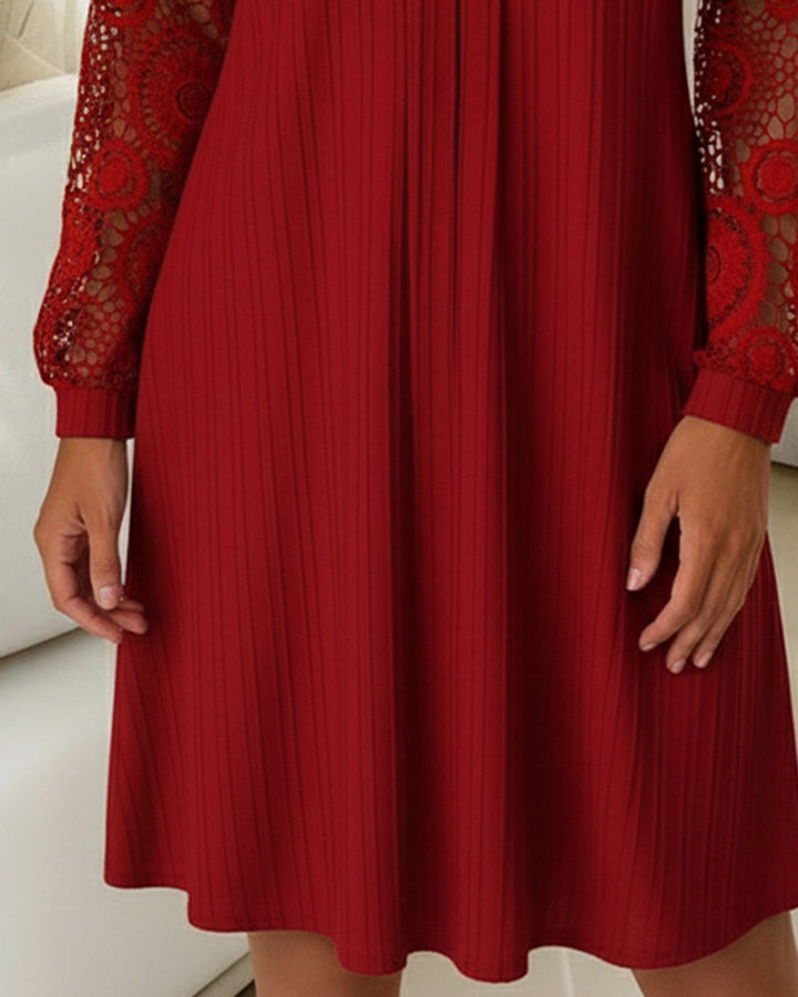 Liana | Šaty s krajkovým detailem a výstřihem do V