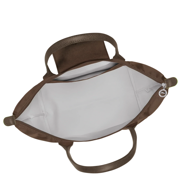 Lorent | Tote, Půda